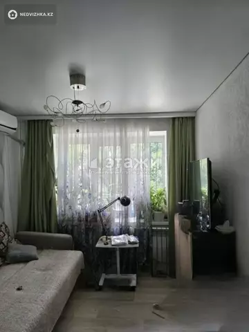 2-комнатная квартира, этаж 8 из 8, 43 м²