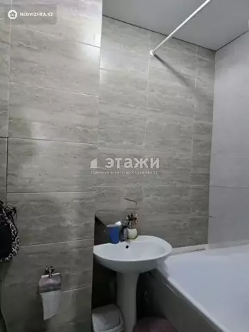 2-комнатная квартира, этаж 8 из 8, 43 м²
