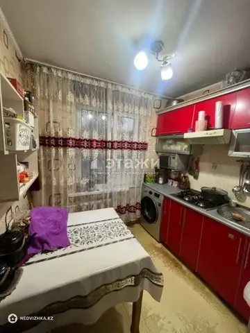 3-комнатная квартира, этаж 3 из 5, 60 м²