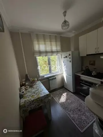 2-комнатная квартира, этаж 4 из 5, 50 м²