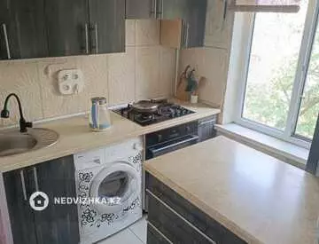 3-комнатная квартира, этаж 4 из 5, 56 м²