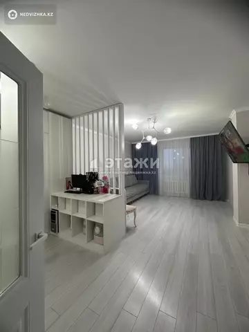 2-комнатная квартира, этаж 13 из 13, 82 м²