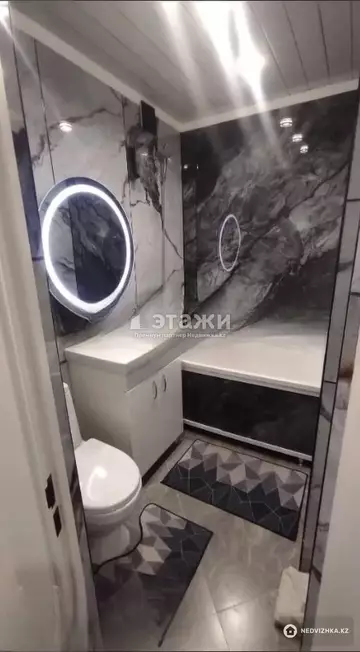 3-комнатная квартира, этаж 4 из 5, 64 м²