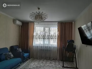 3-комнатная квартира, этаж 8 из 9, 90 м²