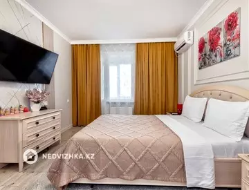 1-комнатная квартира, этаж 4 из 12, 45 м², по часам