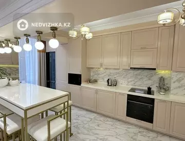 5-комнатная квартира, этаж 2 из 3, 147 м²