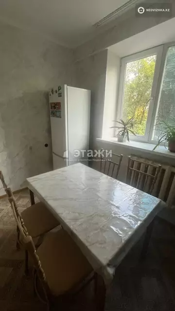 1-комнатная квартира, этаж 3 из 5, 37 м²