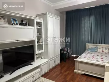 1-комнатная квартира, этаж 7 из 12, 53 м²