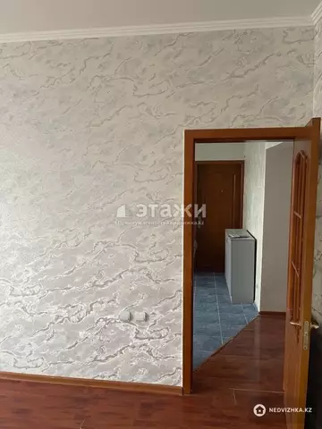 2-комнатная квартира, этаж 9 из 9, 60 м²