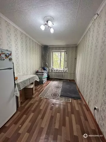 1-комнатная квартира, этаж 4 из 4, 12 м²