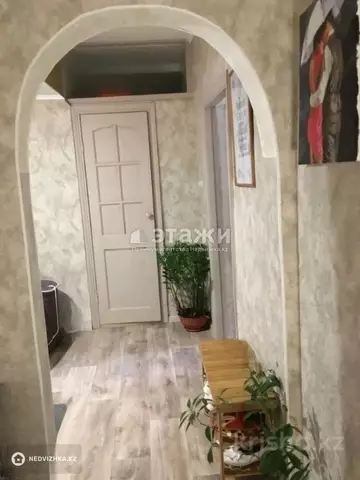 2-комнатная квартира, этаж 3 из 4, 40 м²