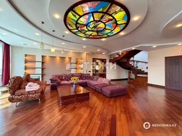 7-комнатная квартира, этаж 20 из 20, 514 м², на длительный срок