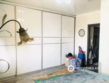 2-комнатная квартира, этаж 9 из 9, 52 м²