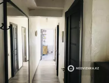 2-комнатная квартира, этаж 9 из 9, 52 м²