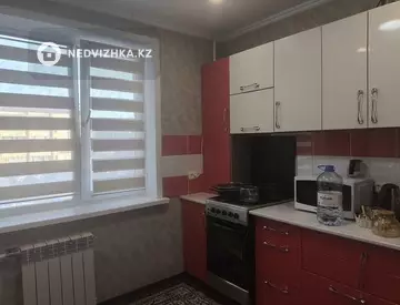 2-комнатная квартира, этаж 3 из 9, 50 м²