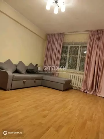2-комнатная квартира, этаж 4 из 5, 54 м²