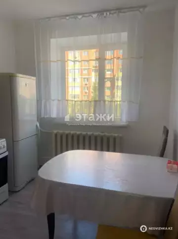 2-комнатная квартира, этаж 3 из 9, 50 м²