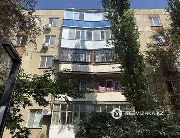2-комнатная квартира, этаж 3 из 5, 48 м²