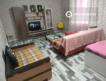 1-комнатная квартира, этаж 2 из 3, 45 м², посуточно