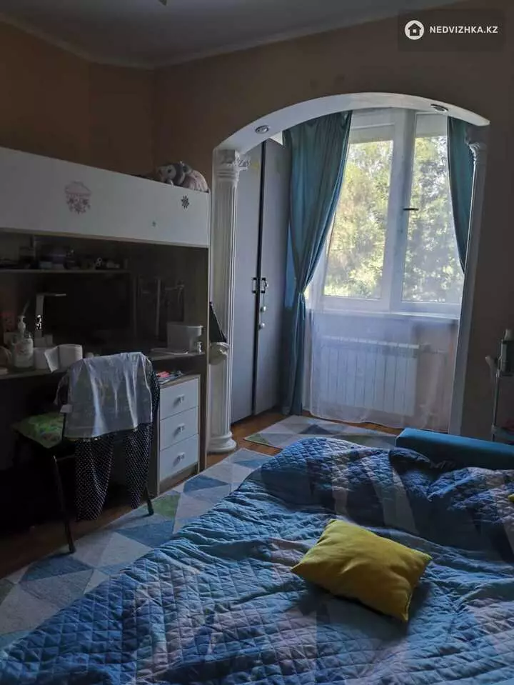 82.1 м², 4-комнатная квартира, этаж 2 из 5, 82 м², изображение - 1