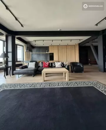 4-комнатная квартира, этаж 12 из 12, 320 м²