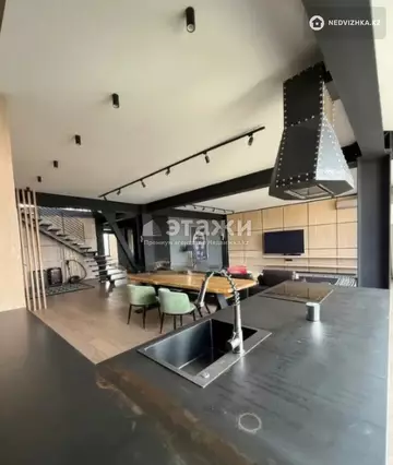 4-комнатная квартира, этаж 12 из 12, 320 м²