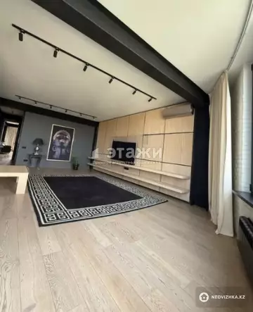 4-комнатная квартира, этаж 12 из 12, 320 м²