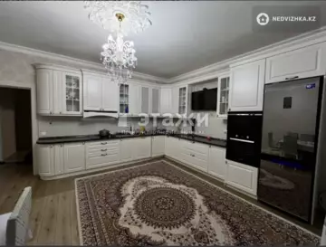 4-комнатная квартира, этаж 10 из 15, 130 м²