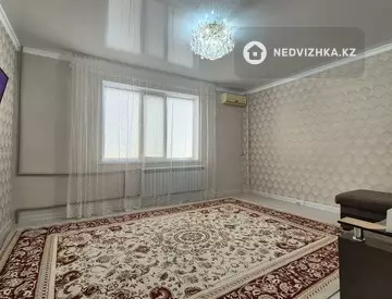 2-комнатная квартира, этаж 4 из 5, 63 м², на длительный срок