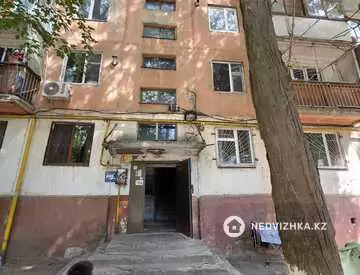 1-комнатная квартира, этаж 4 из 4, 33 м²