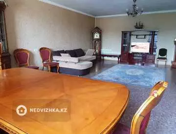 4-комнатный дом, 10 соток, 270 м²
