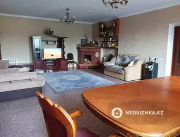 4-комнатный дом, 10 соток, 270 м²
