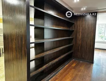 6-комнатная квартира, этаж 1 из 6, 236 м²