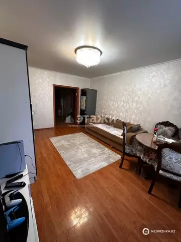 3-комнатная квартира, этаж 9 из 9, 65 м²