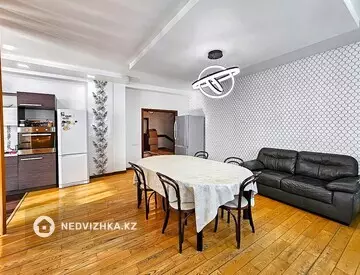8-комнатный дом, 7.5 соток, 520 м²