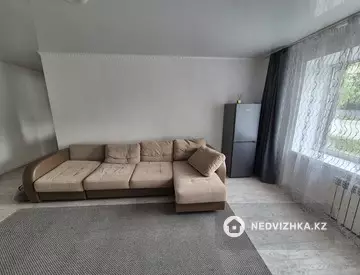 2-комнатная квартира, этаж 1 из 5, 45 м², посуточно