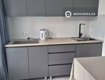 2-комнатная квартира, этаж 1 из 5, 45 м², посуточно