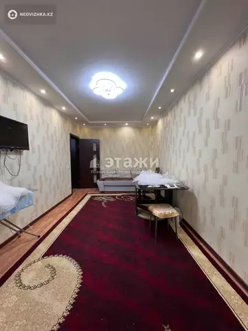 2-комнатная квартира, этаж 4 из 21, 49 м²