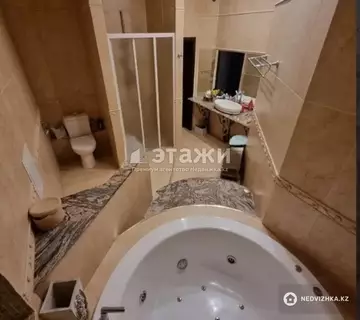 4-комнатная квартира, этаж 1 из 5, 204 м²