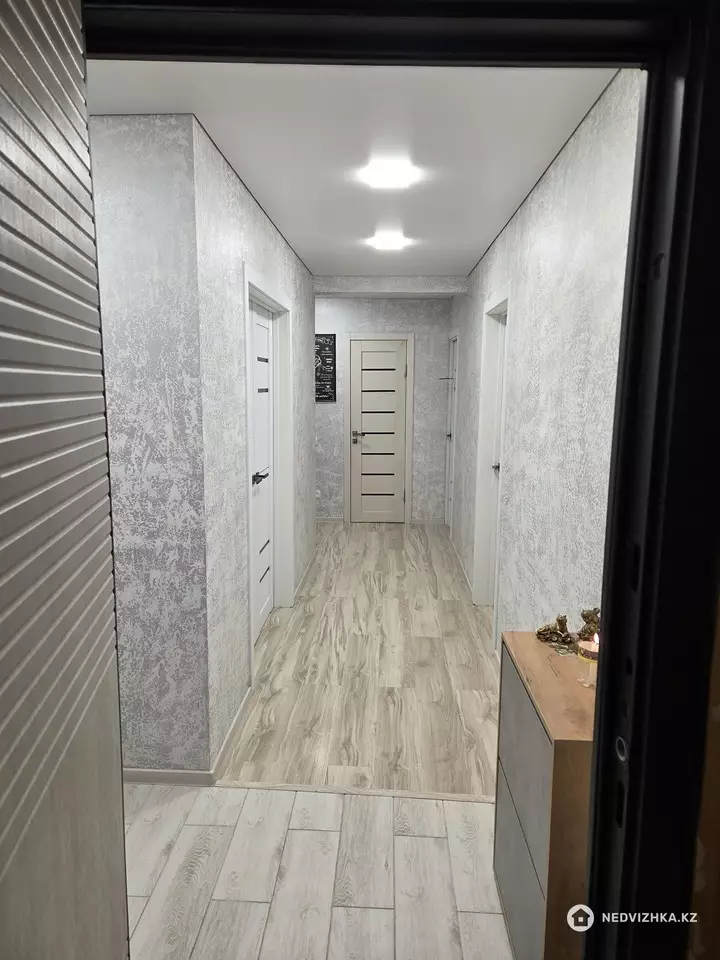89.9 м², 4-комнатная квартира, этаж 4 из 12, 90 м², изображение - 1