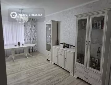 4-комнатная квартира, этаж 4 из 12, 90 м²