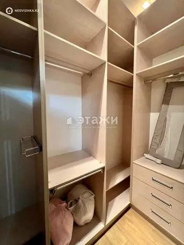 3-комнатная квартира, этаж 11 из 22, 110 м²