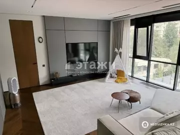 3-комнатная квартира, этаж 5 из 5, 140 м²