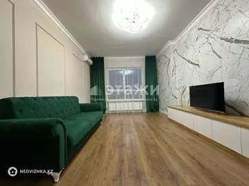 2-комнатная квартира, этаж 13 из 17, 80 м², на длительный срок