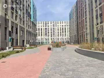 3-комнатная квартира, этаж 3 из 9, 102 м²