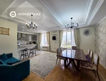 5-комнатная квартира, этаж 5 из 9, 236 м²