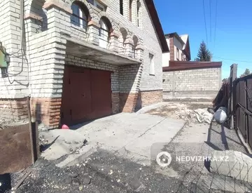 4-комнатный дом, 8 соток, 218 м²
