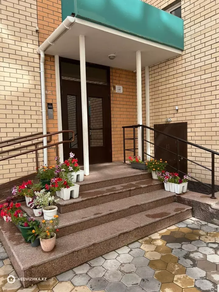 83 м², 3-комнатная квартира, этаж 3 из 9, 83 м², изображение - 1
