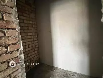 3-комнатная квартира, этаж 3 из 3, 102 м²