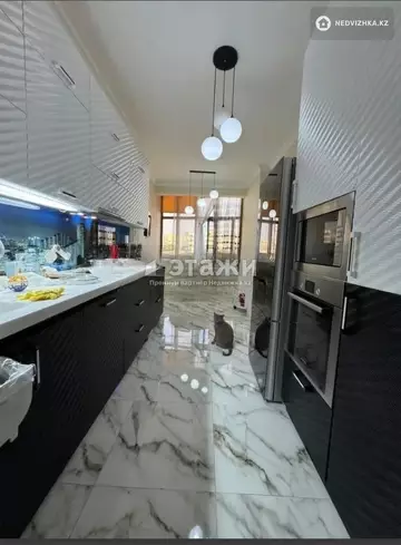 3-комнатная квартира, этаж 13 из 24, 126 м²